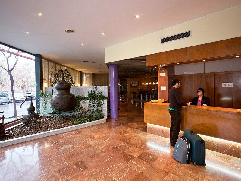 Hotel Domo Vilafranca del Penedès Exteriör bild